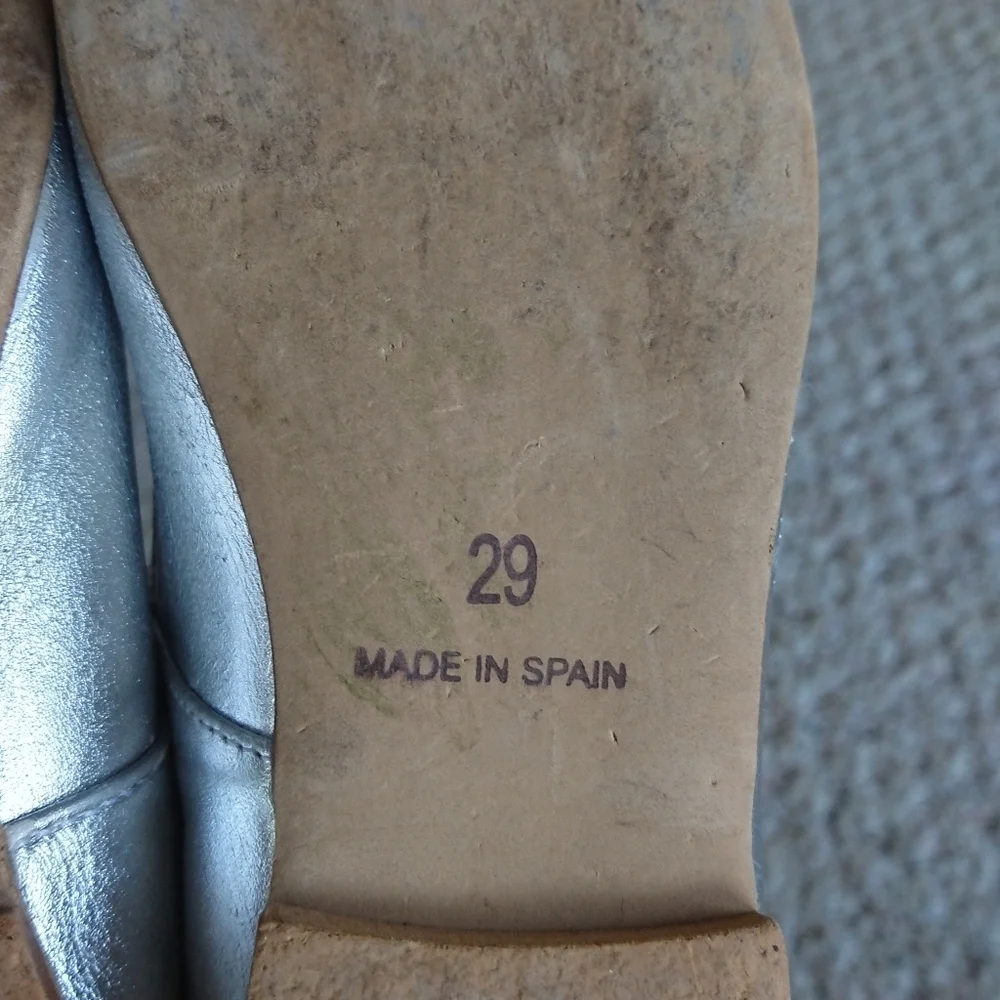 Children's Classics Silver Leather Mary Jane Shoes size 10